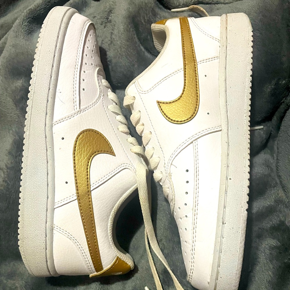 Women’s Nike Low Court Vision 6.5
